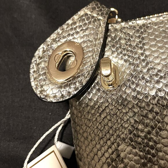 NEW Jen & Co Kendall Python Champagne Crossbody/Wristlet with Twist Lock Closure - Picture 9 of 10